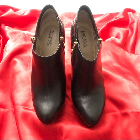 💥 Final Chance Before it’s GONE!!💥 MICHAEL Michael Kors Leather Ankle Boots🖤✨ - Picture 4 of 14